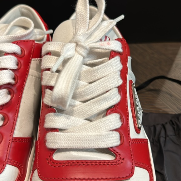 PRADA logo low top sneaker - Picture 5 of 15